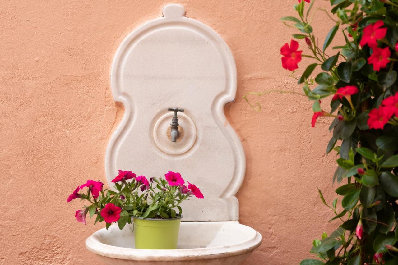Antonios Hostal Sitges Dış mekan fotoğraf