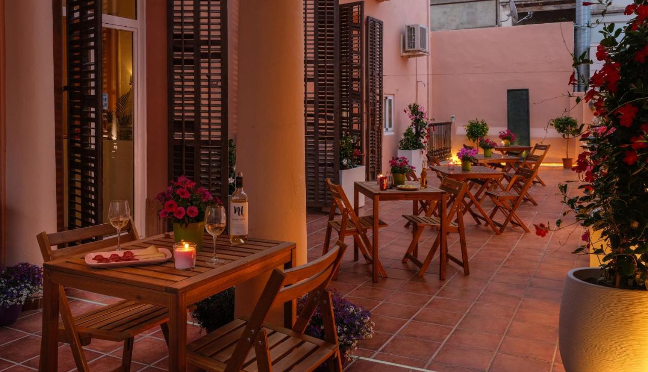 Antonios Hostal Sitges Dış mekan fotoğraf